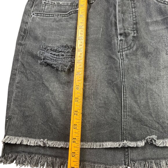 Band Of Gypsies Ella Womens Distressed Black Denim Mini Skirt Fringe Hem 28 - Picture 2 of 9